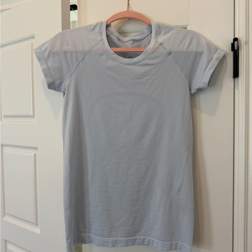 Lululemon Swiftly Tech Hip Length, Starch Blue, Size 6 EUC.
